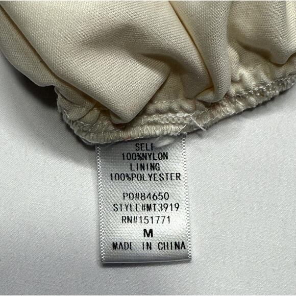 Le Lis Daisy Crop Top Size Medium - Picture 6 of 6